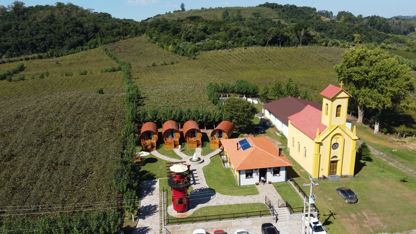 Pipas de vinho transformadas em acomodações na Serra Gaúcha
